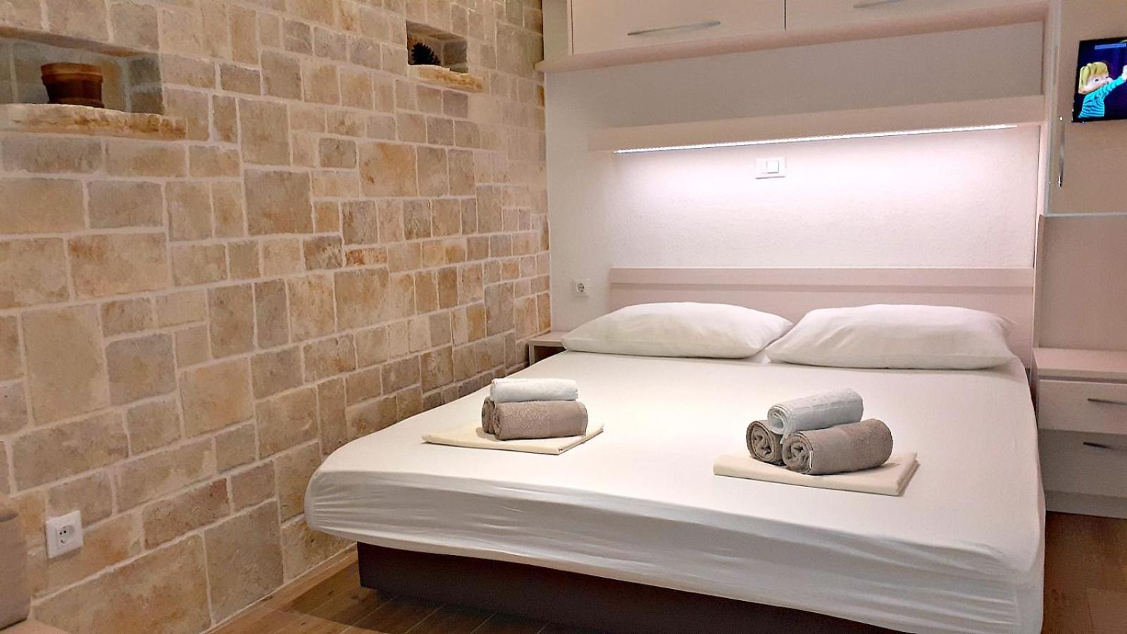 Stone House Bonaca Apartment Baska Voda Room photo